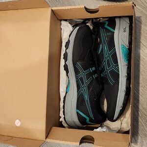 NEW WITHOUT BOX OASIS WOMENS VENTURE BLACK BALTIC JEWEL SIZE 6.5